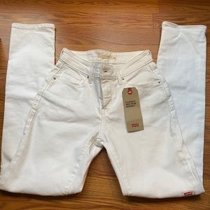 Levi’s Classic Mid-rise Skinny